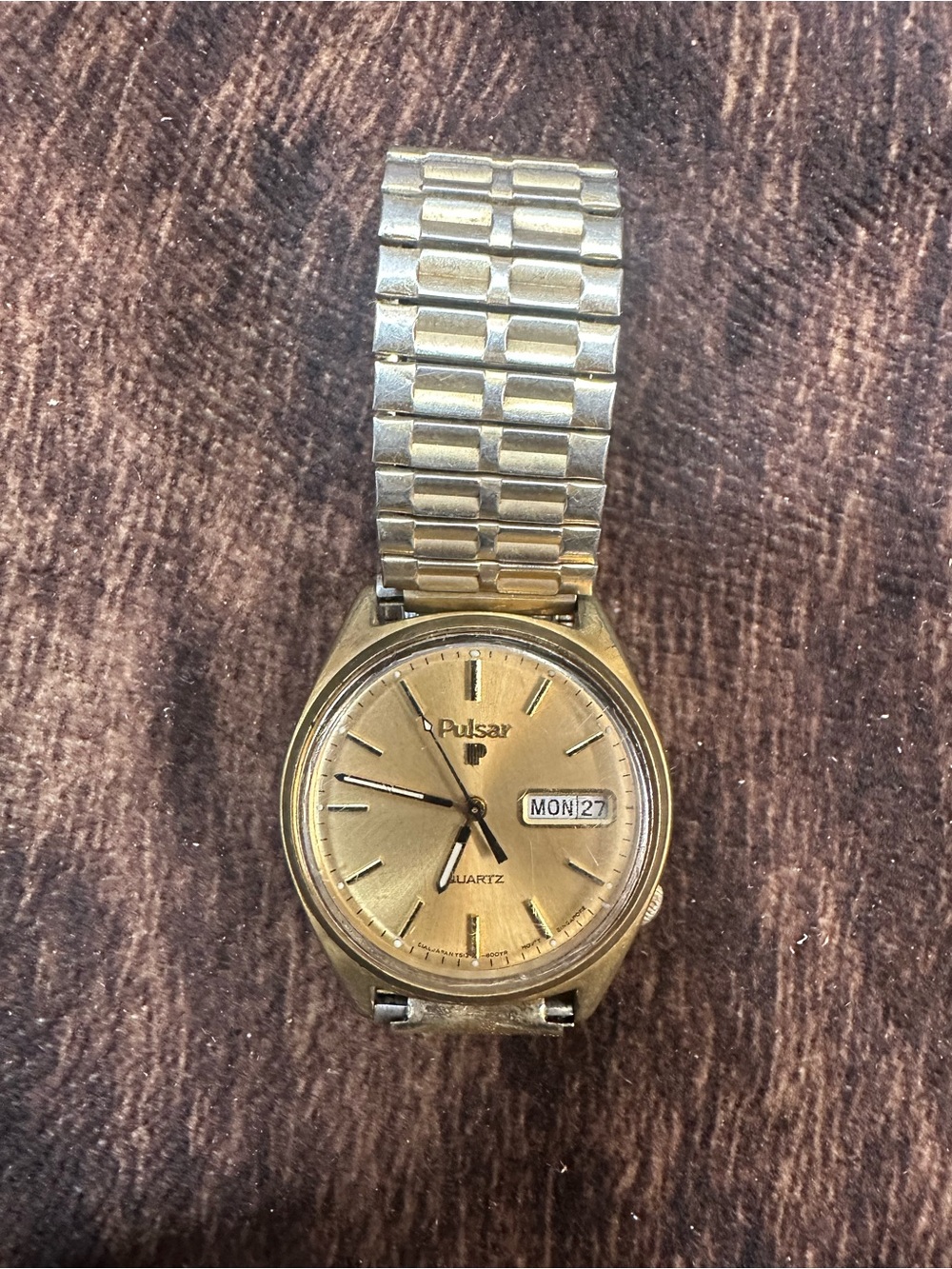 Vintage Pulsar Men's Gold-Tone Quartz Watch with Day-Date